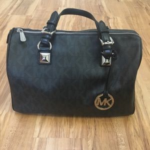 Michael Kors Signature Large Grayson Black